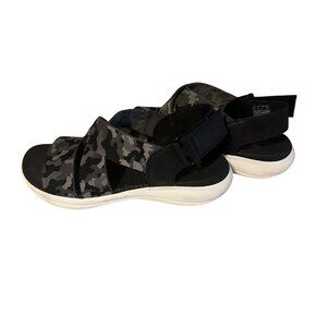 Clarks cloud steppers black and gray camo sandals size 9M